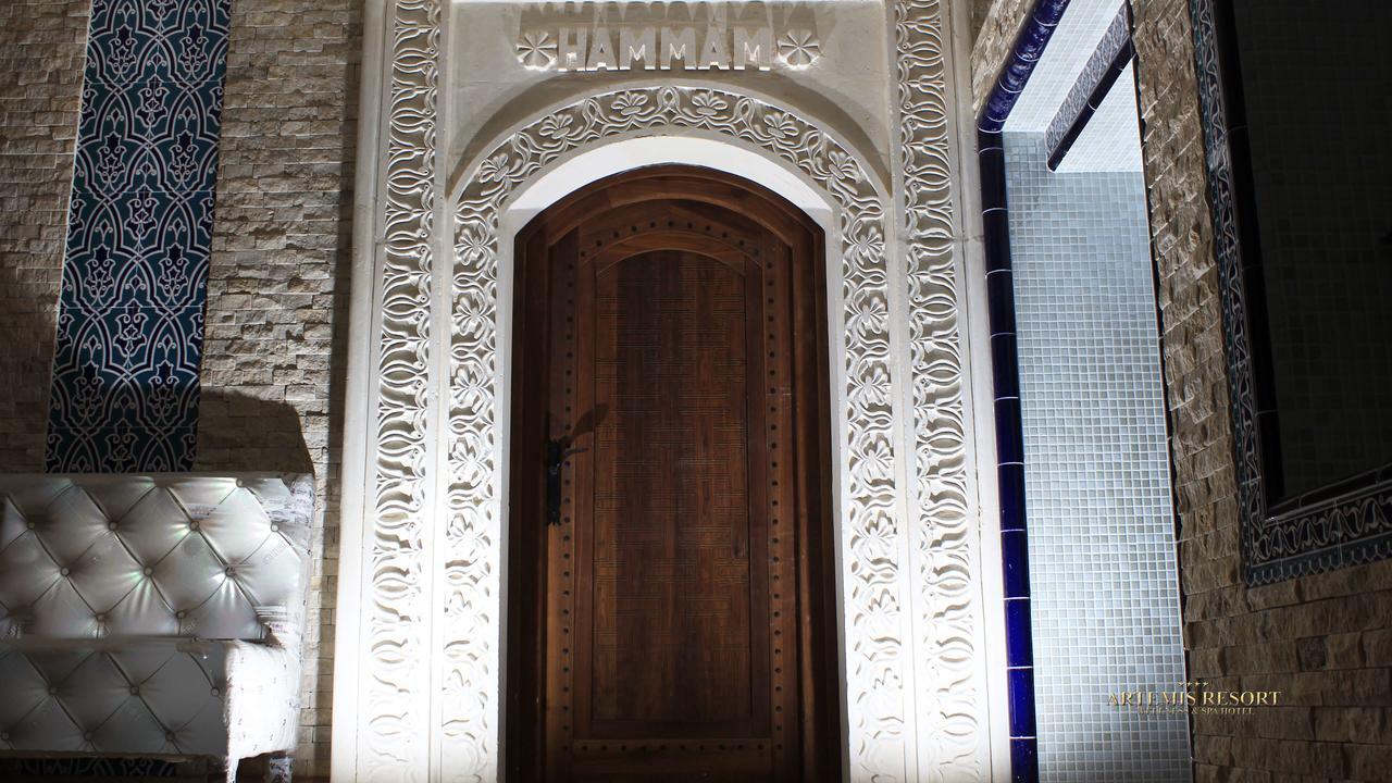 Artemis Resort Wellness Hotel Štúrovo エクステリア 写真