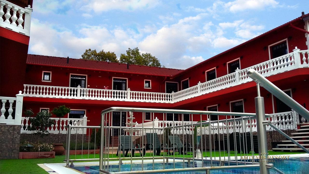 Artemis Resort Wellness Hotel Štúrovo エクステリア 写真