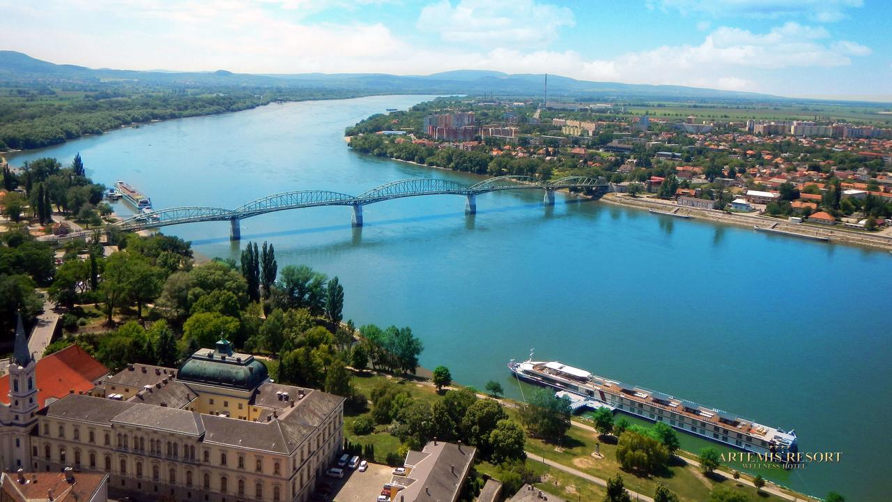 Artemis Resort Wellness Hotel Štúrovo エクステリア 写真