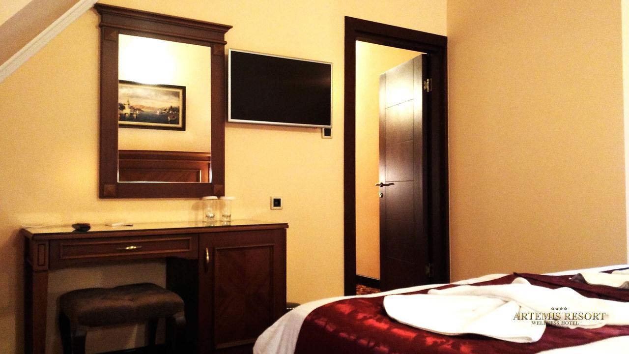 Artemis Resort Wellness Hotel Štúrovo エクステリア 写真
